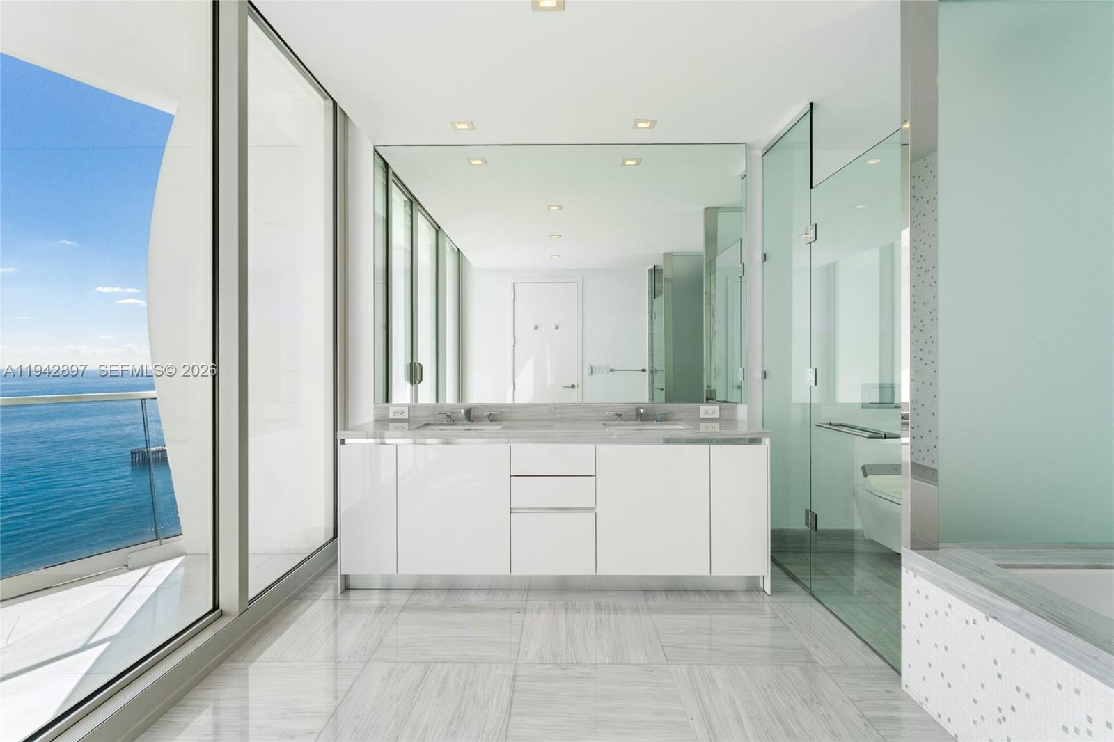 JADE SIGNATURE CONDO - Residential