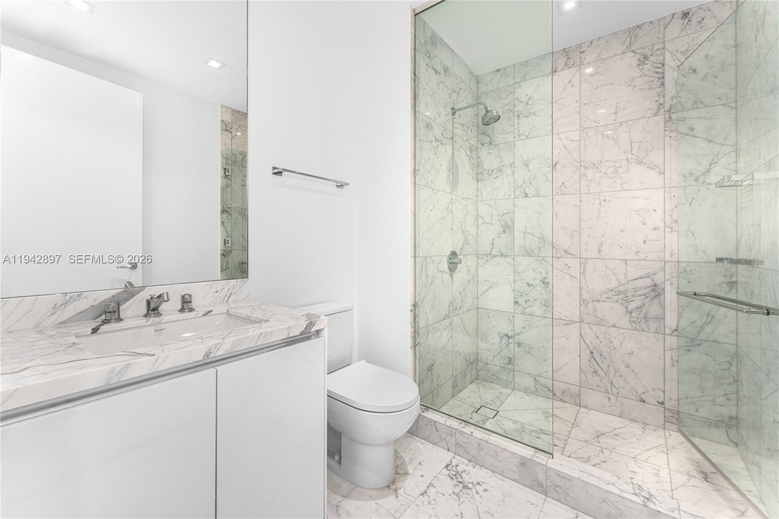 JADE SIGNATURE CONDO - Residential