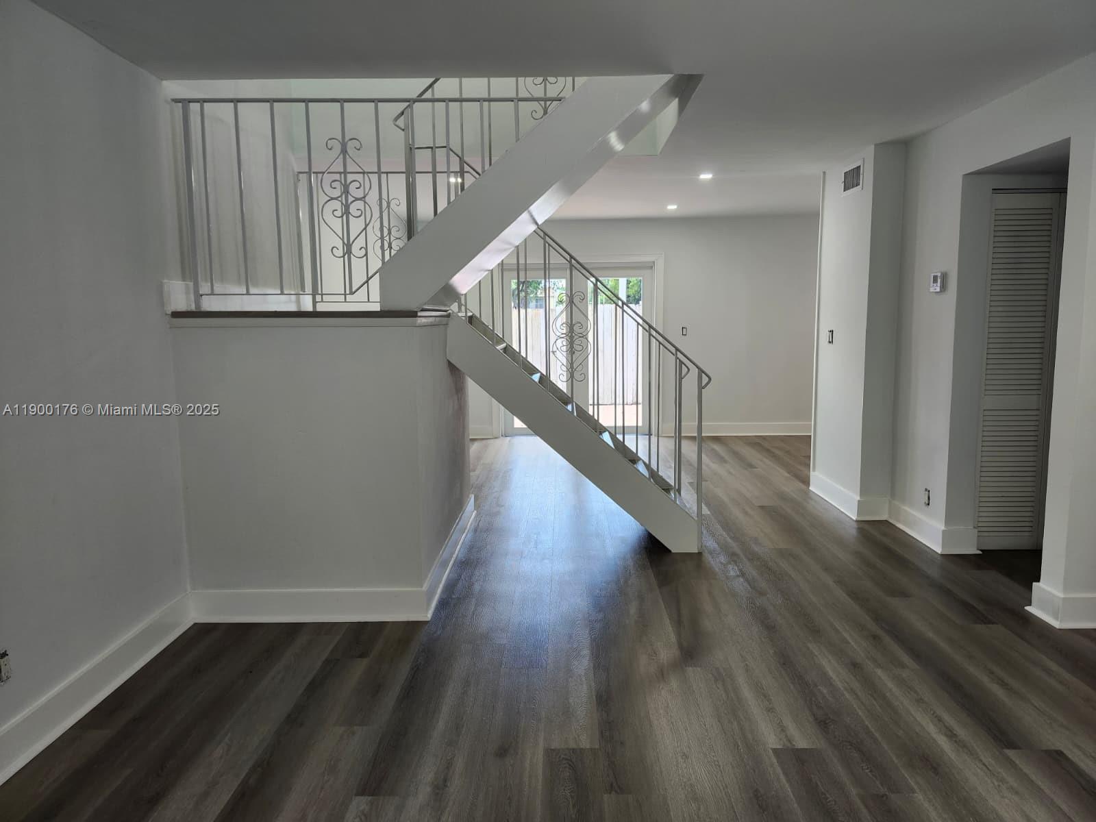 BLACK CREEK VILLAS - Residential