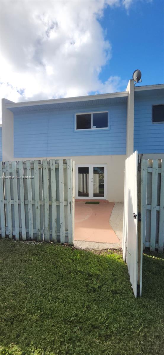 BLACK CREEK VILLAS - Residential