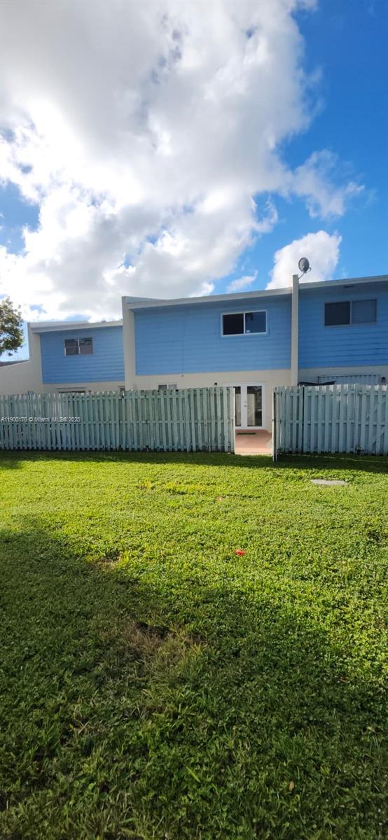 BLACK CREEK VILLAS - Residential