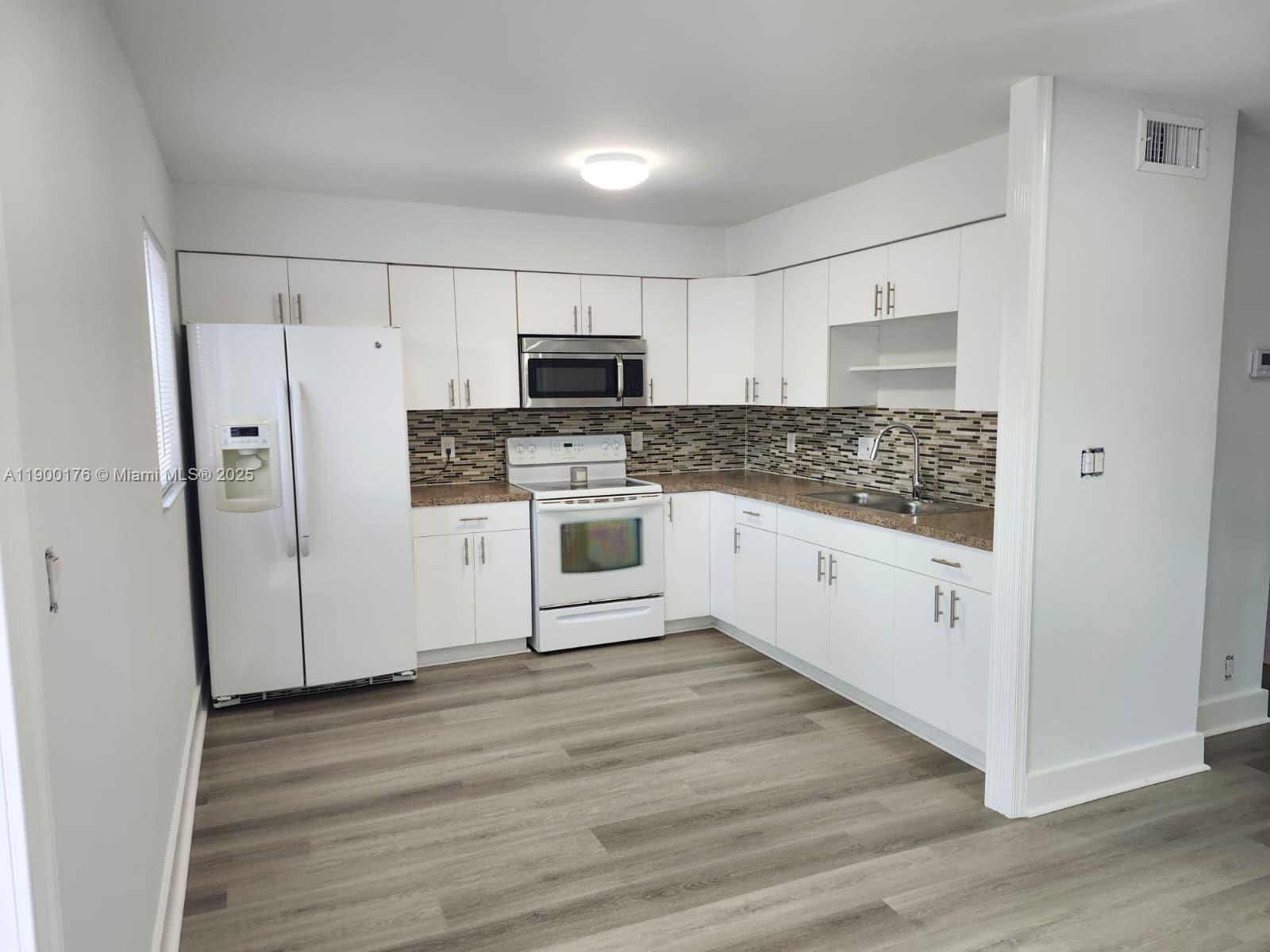 BLACK CREEK VILLAS - Residential