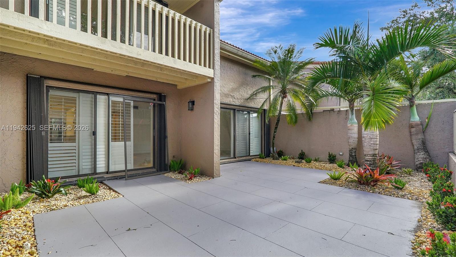 TOWNHOUSES OF EMERALD HIL - Residential