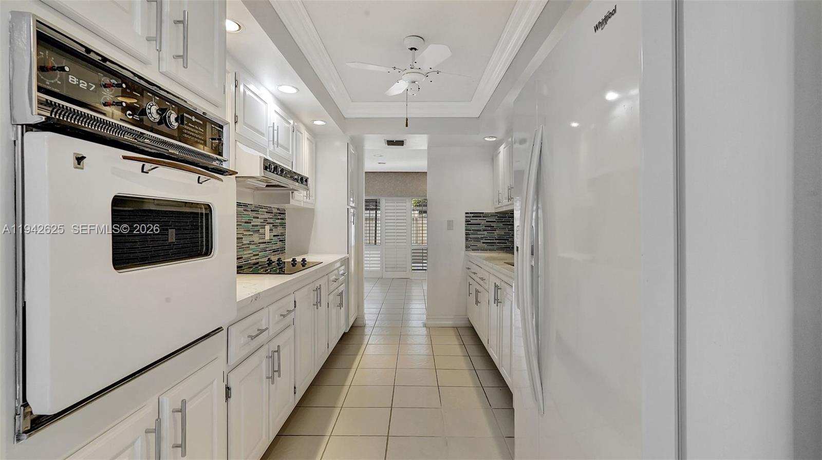 TOWNHOUSES OF EMERALD HIL - Residential