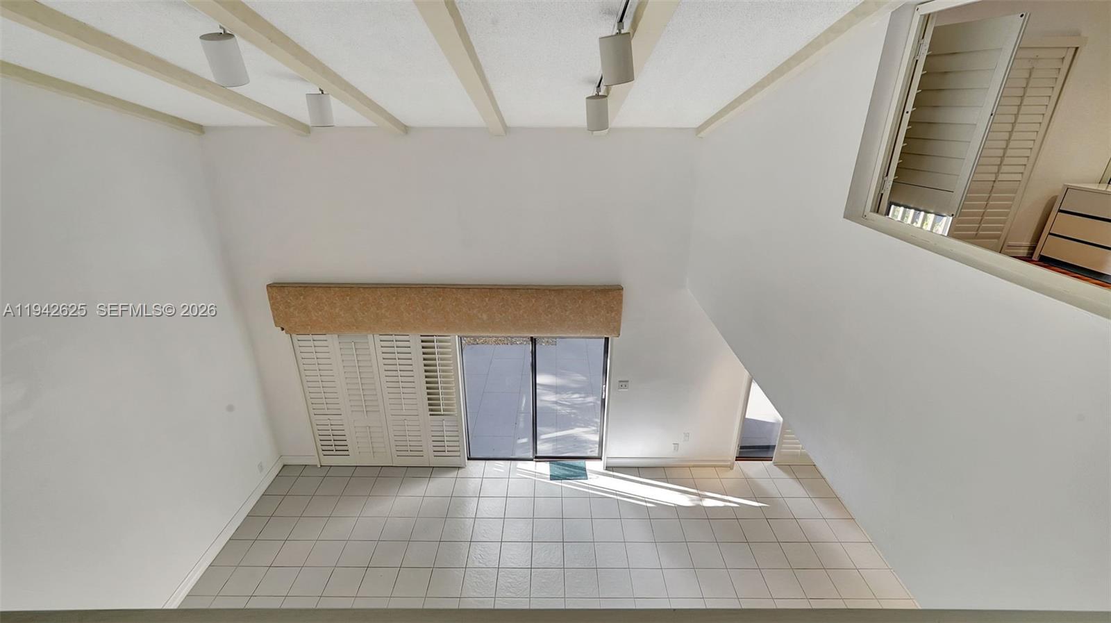 TOWNHOUSES OF EMERALD HIL - Residential