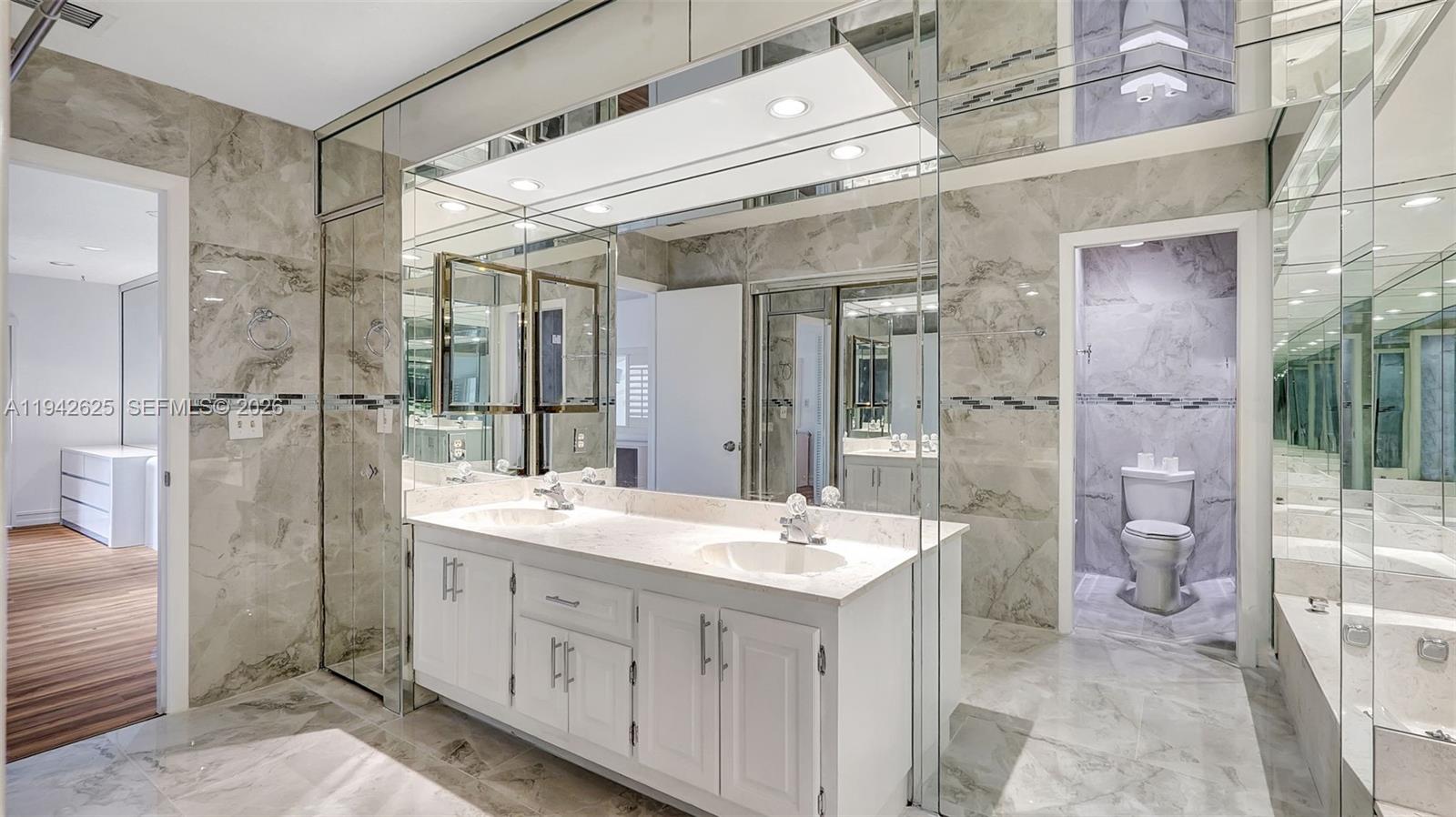 TOWNHOUSES OF EMERALD HIL - Residential