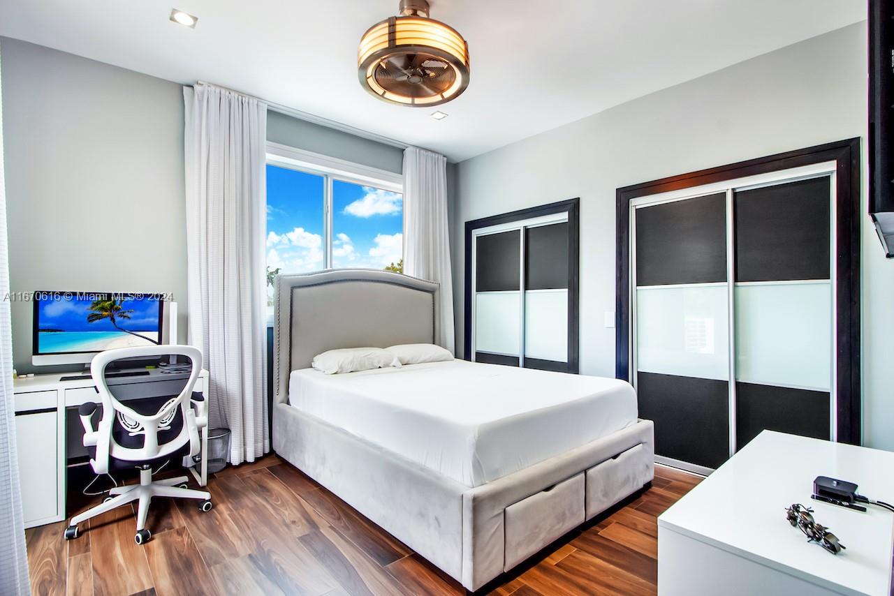 AMD PLAT OF SUNSET LAKE S - Residential