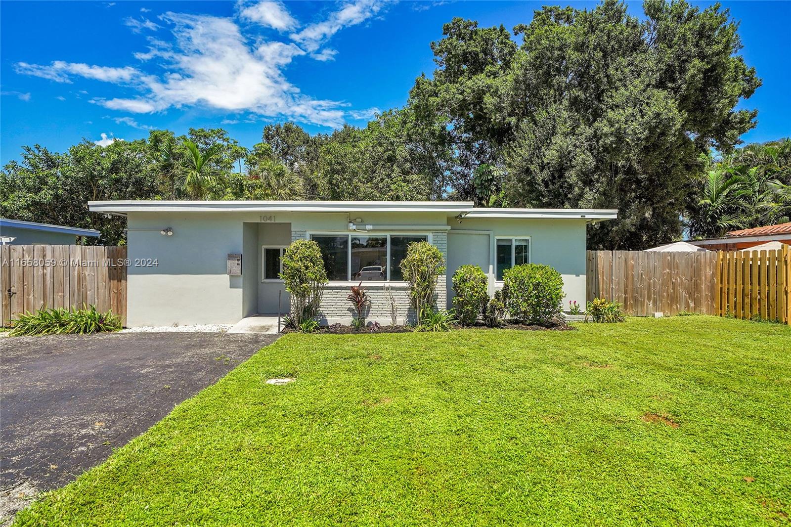 Property for Sale at 1041 Sw 29th St, Fort Lauderdale, Broward County, Florida - Bedrooms: 3 
Bathrooms: 1  - $494,900