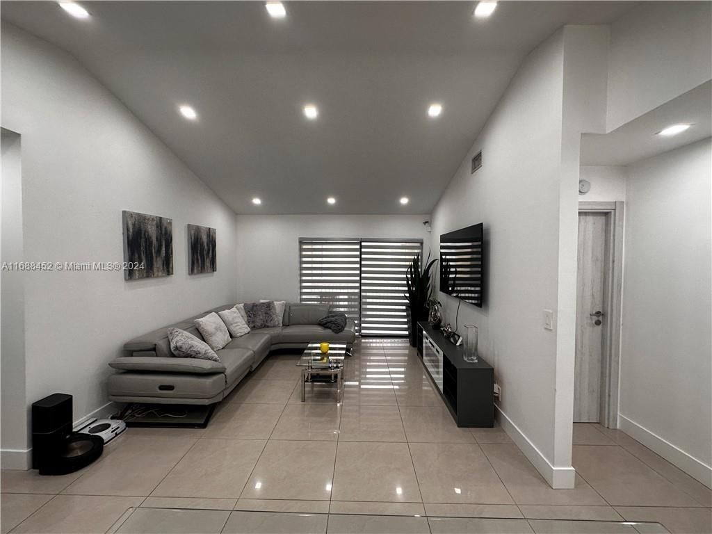 Photo of 5621 Riverside Dr #206A1, Coral Springs, FL 33067 (MLS # A11688452)