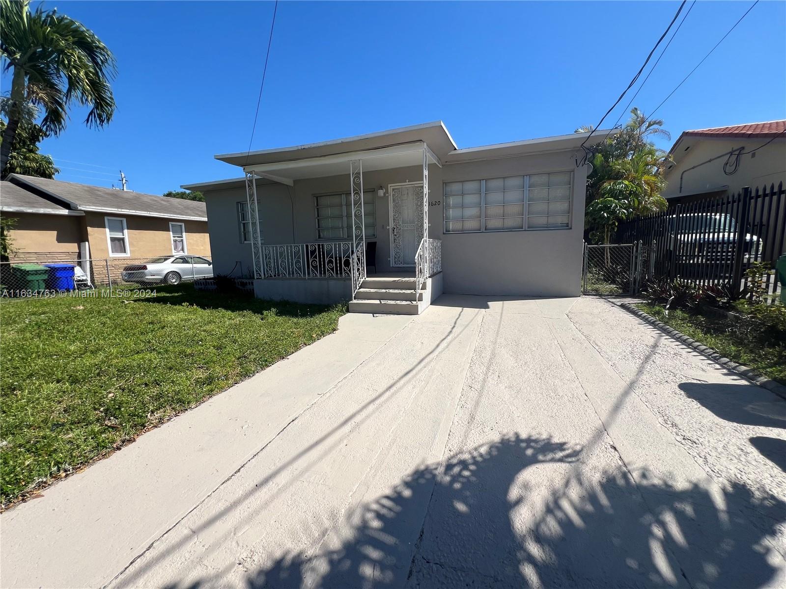 1620 Nw 42nd St, Miami, Broward County, Florida - 3 Bedrooms  
2 Bathrooms - 