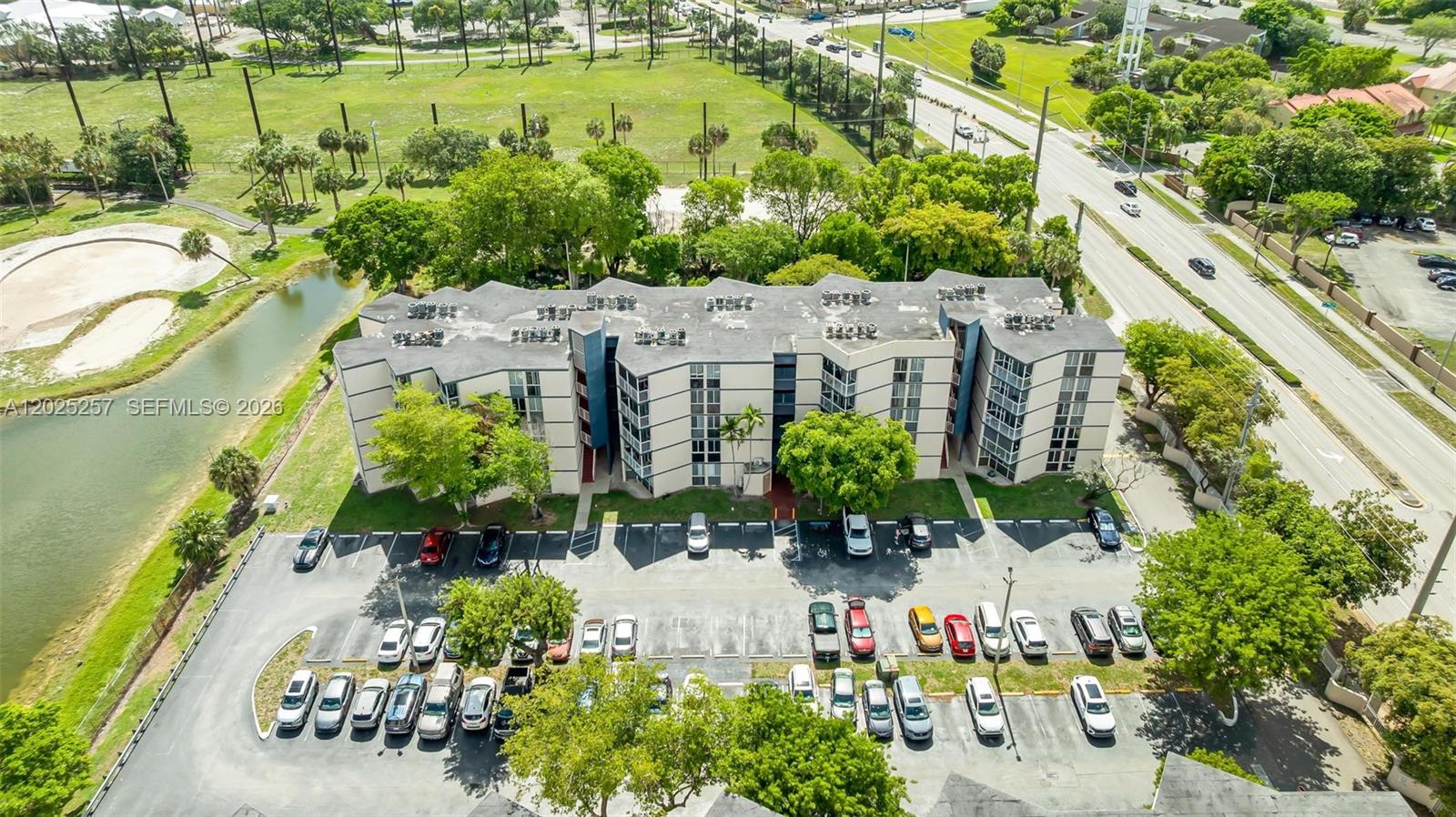 LAS BRISAS@ COUNTRY CLUB - Residential
