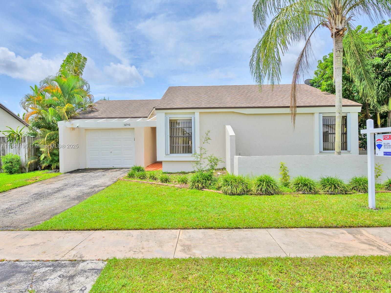 Beautiful three bedroom two bathroom freshly painted pool home with vaulted ceilings, split floor plan and one car garage with upgraded kitchen featuring granite counter-tops and stainless steel appliances. Neutral light gray wood floors throughout. Large master with updated bathroom with sliding glass doors to backyard/pool area, large walk in closet and linen closet in master. Great schools! No HOA approval. Close to shopping, dining, and major interstates. Option to join Bonaventure Town Center Club - offering great amenities such as two pools, a jacuzzi, tennis courts, pickleball, indoor basketball, bowling and a gym.