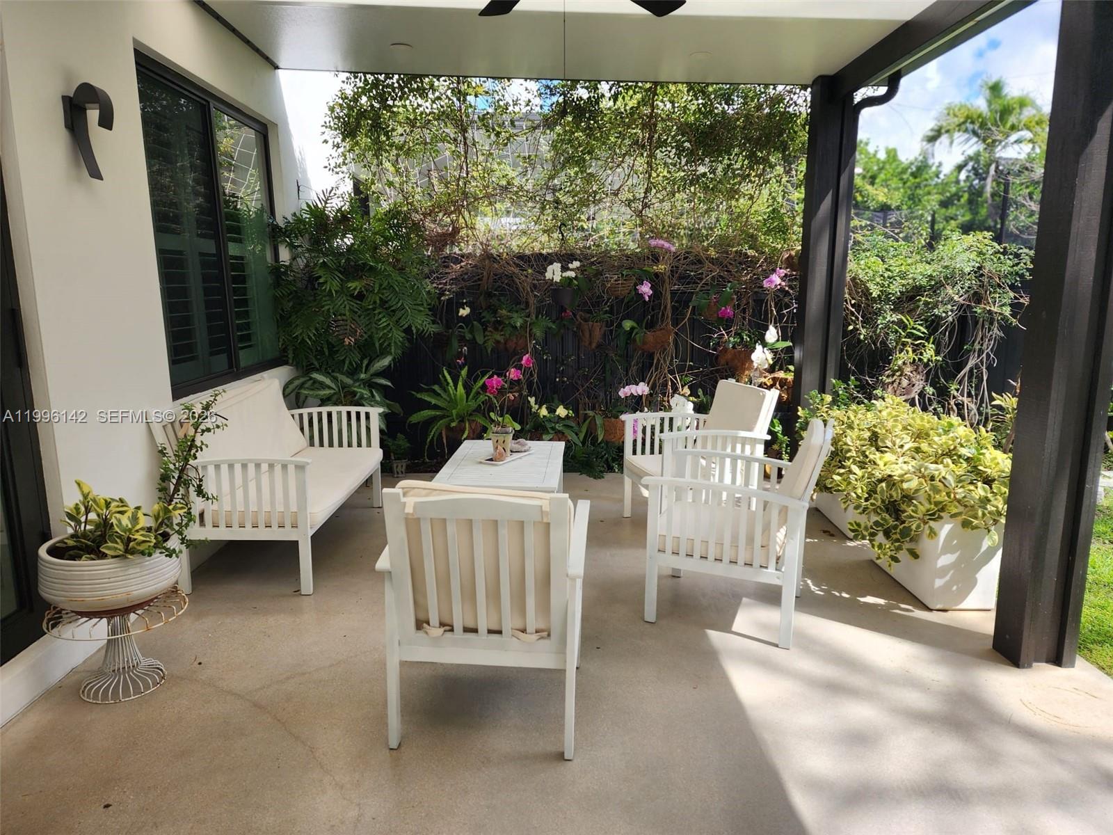 BRADBURYS SUB - Residential Lease