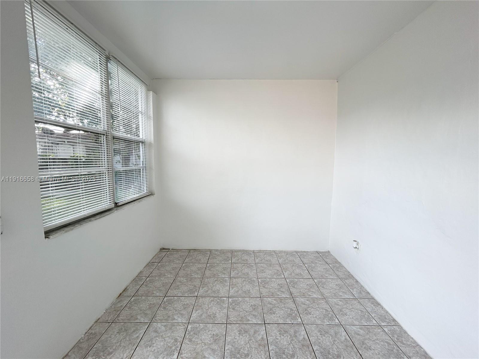 NORTH SHORE CREST - Residential Lease