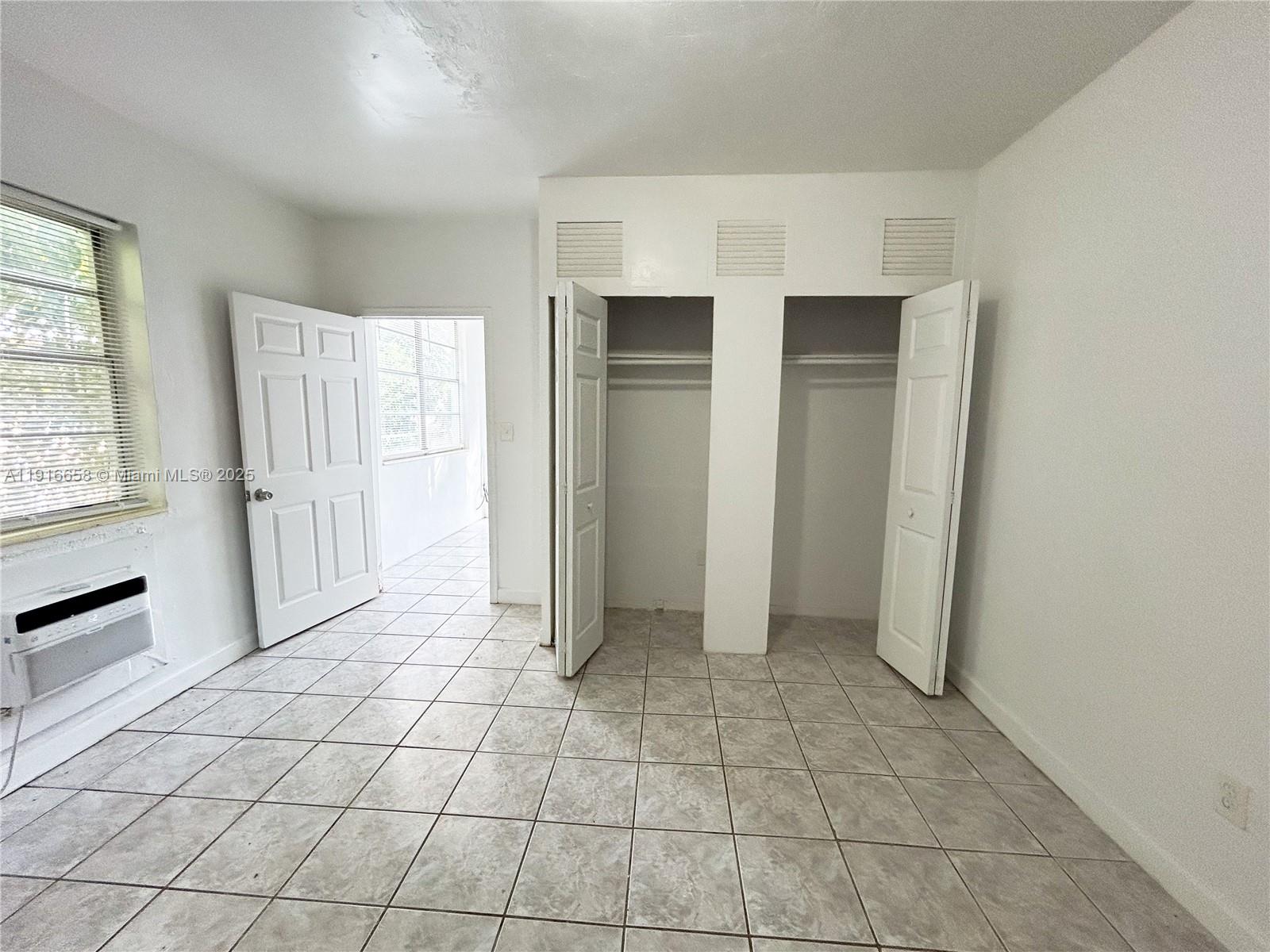 NORTH SHORE CREST - Residential Lease