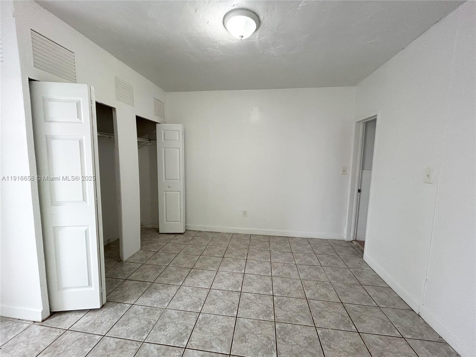 NORTH SHORE CREST - Residential Lease