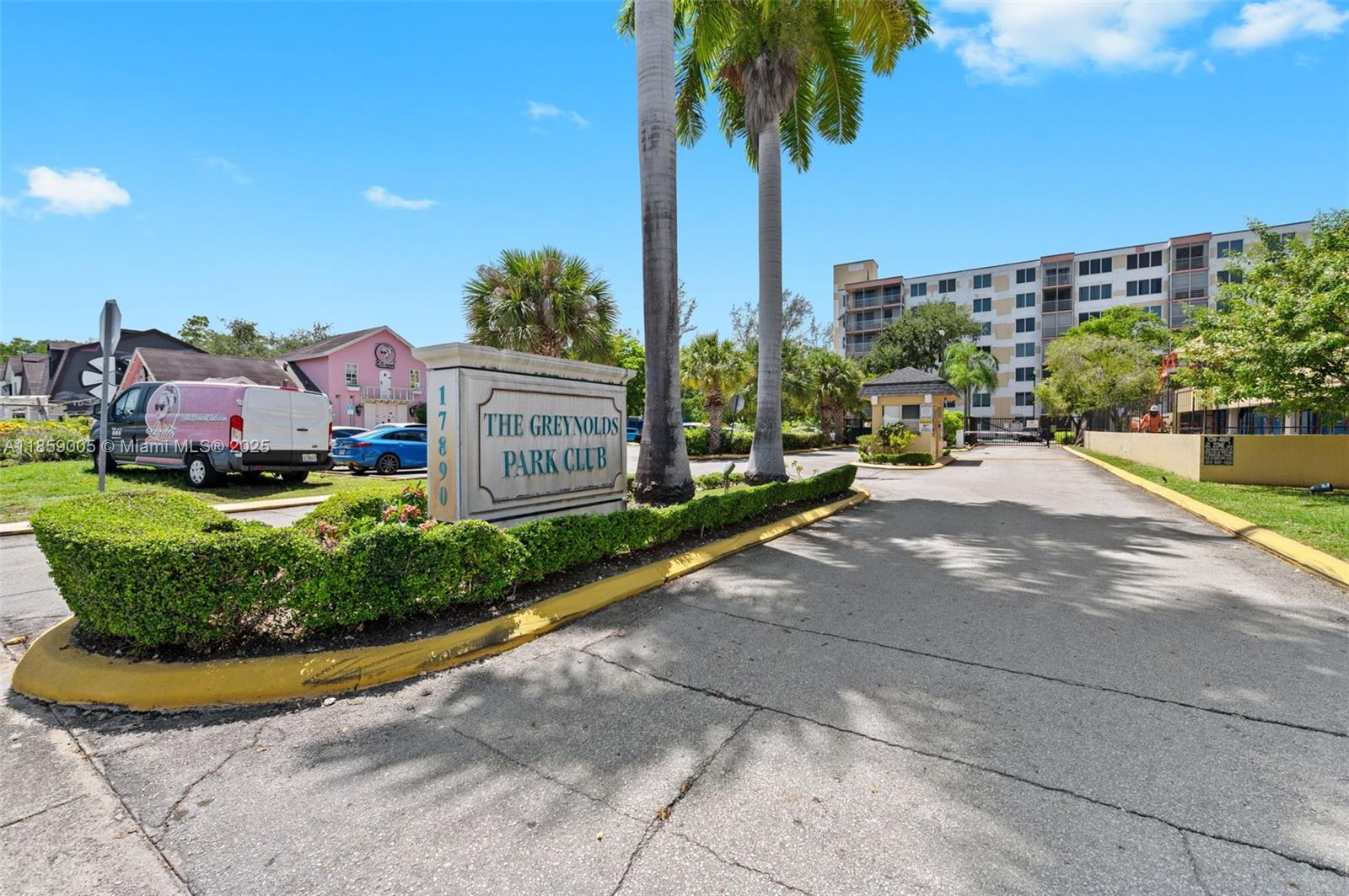 GREYNOLDS PARK CLUB CONDO - Residential