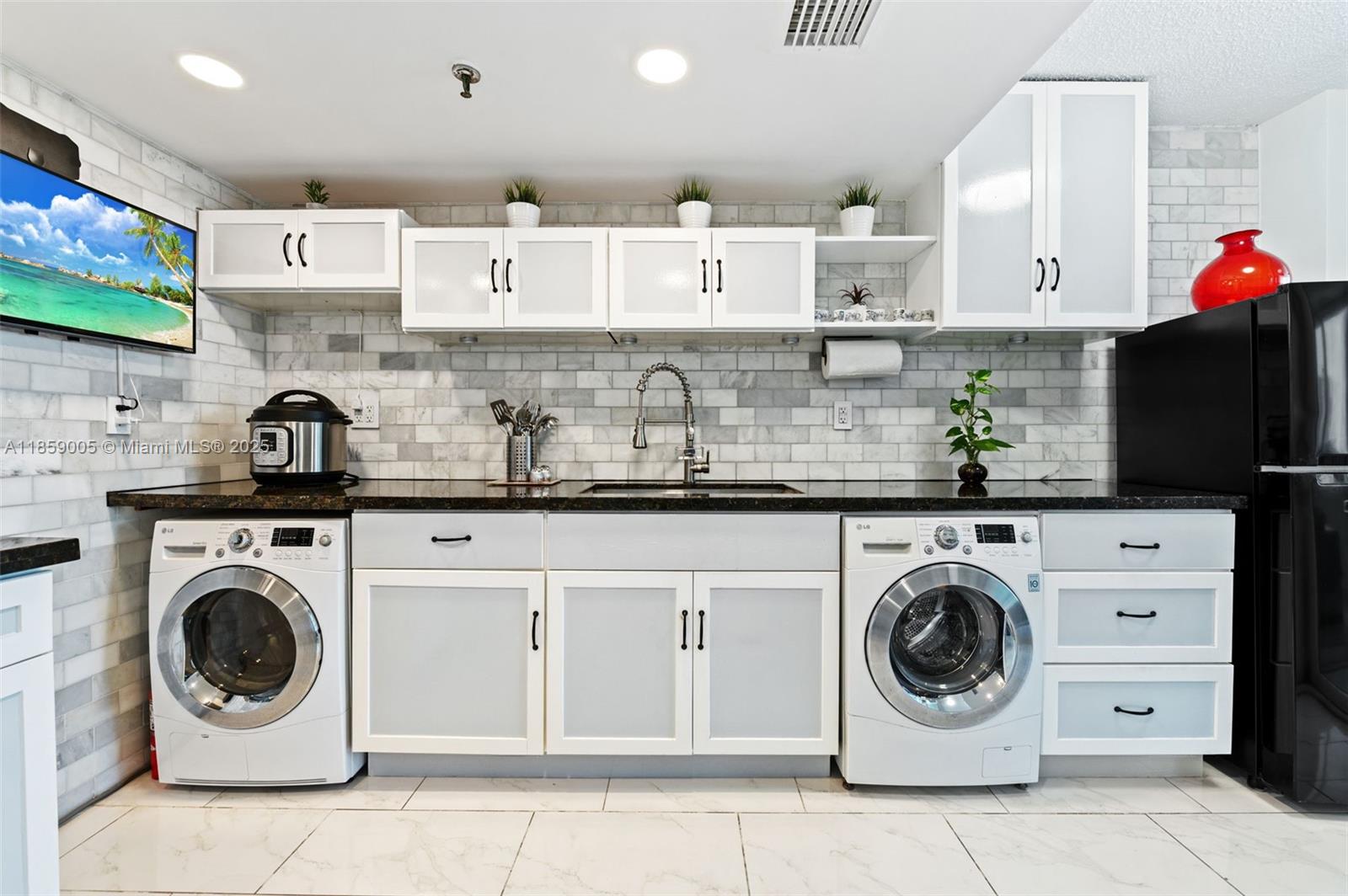 GREYNOLDS PARK CLUB CONDO - Residential