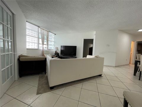 Condominium in Miami FL 999 Brickell Bay Dr 39.jpg