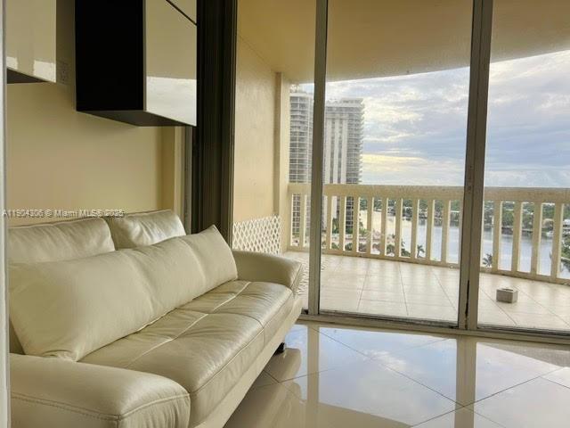 TURNBERRY TOWERS CONDO - Residential Lease