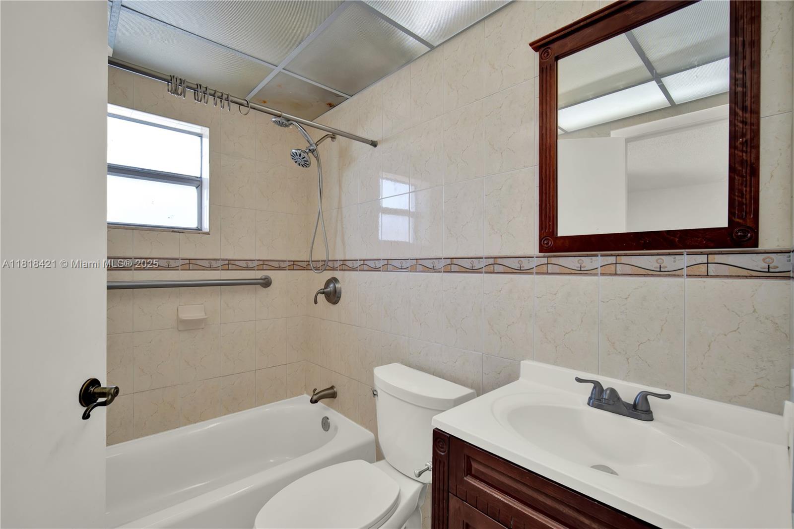 VALENCIA TERRACE CONDO - Residential