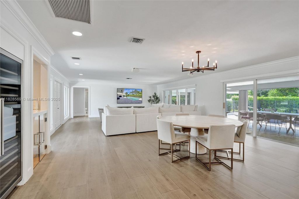 Photo of 5854 Pinebrook Dr, Boca Raton, FL 33433 (MLS # A11828569)