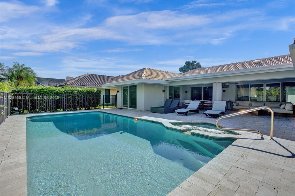 Photo of 5854 Pinebrook Dr, Boca Raton, FL 33433 (MLS # A11828569)