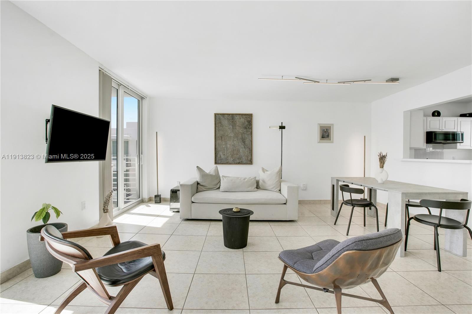 ROND POINT CONDO - Residential