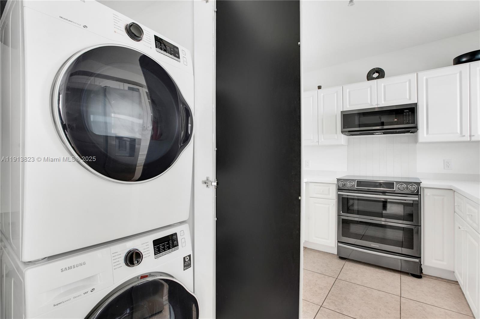 ROND POINT CONDO - Residential