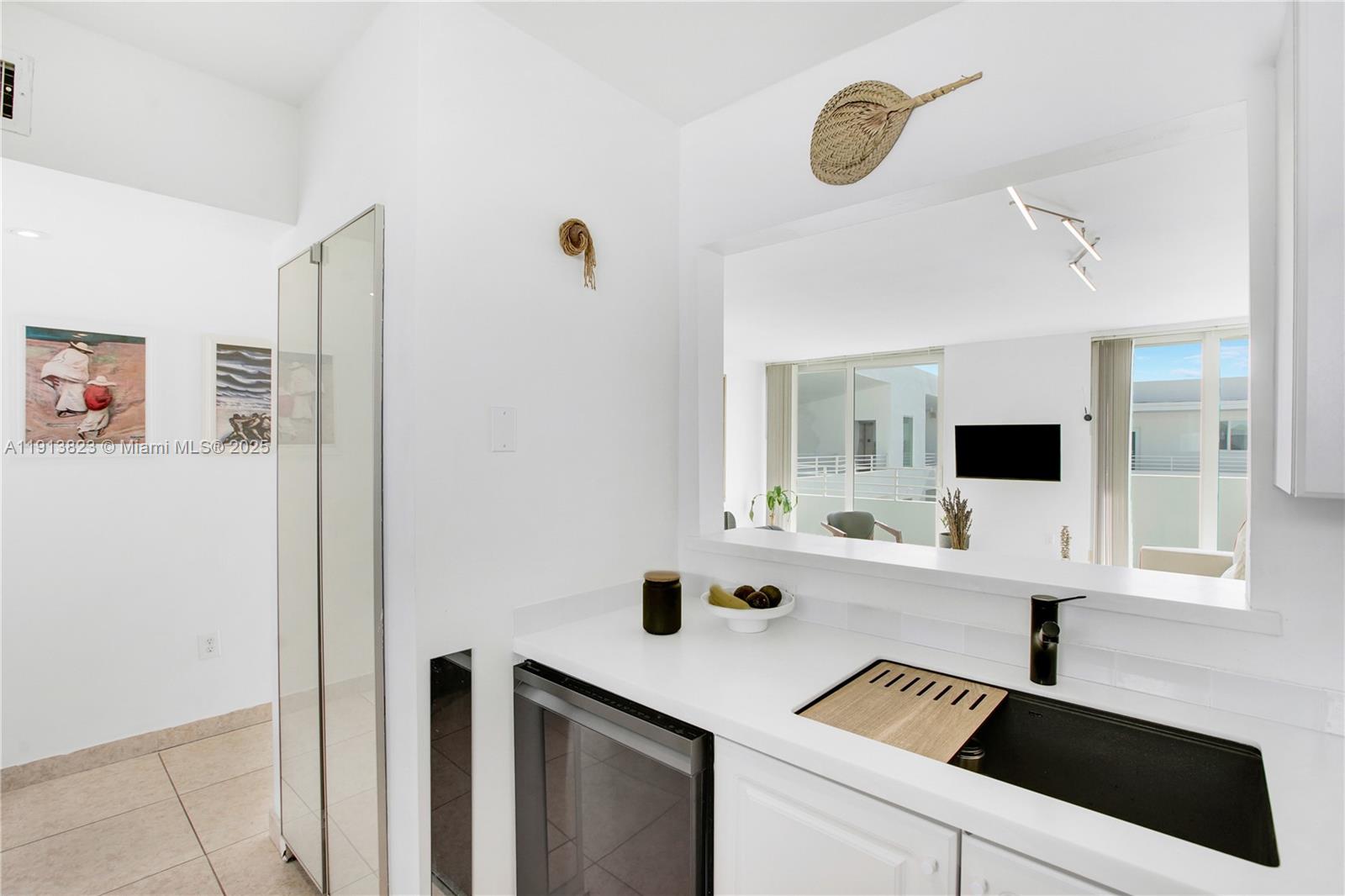 ROND POINT CONDO - Residential