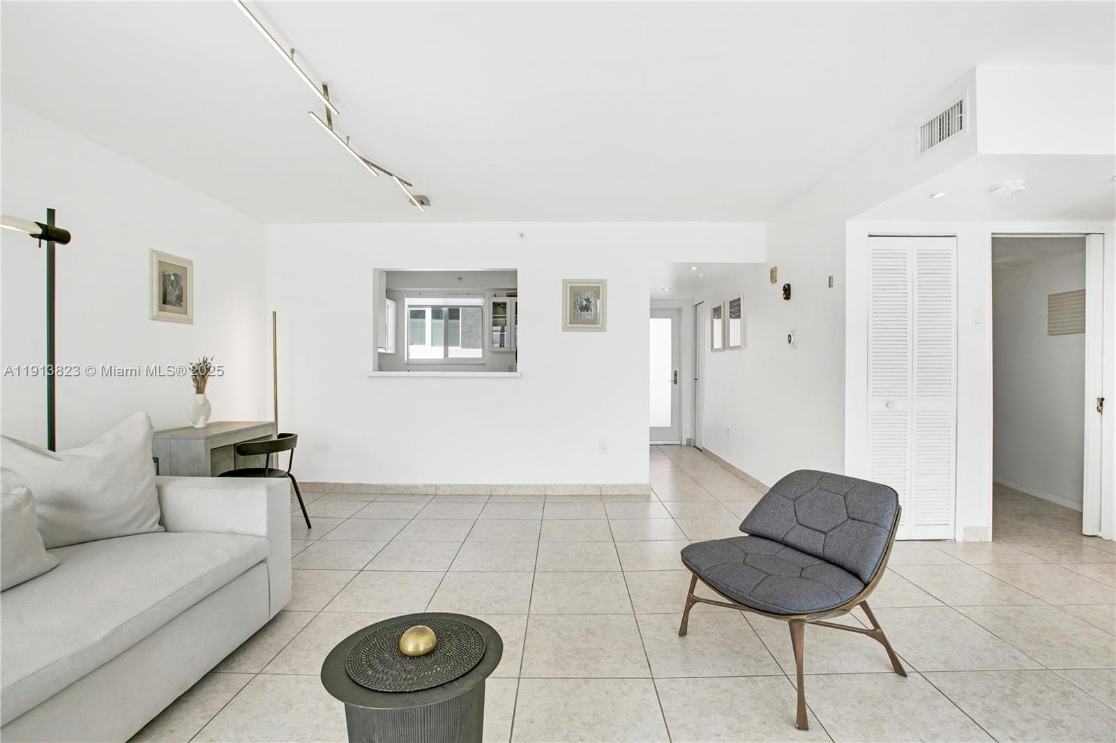 ROND POINT CONDO - Residential