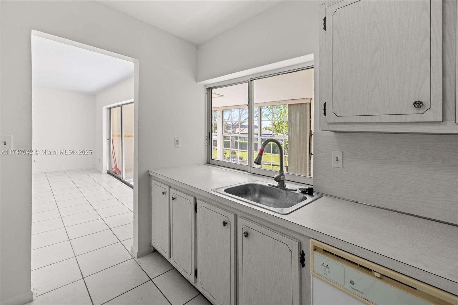 GREEN HILLS PARK WEST NO - Residential