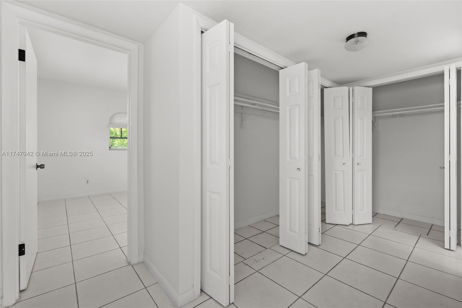 GREEN HILLS PARK WEST NO - Residential