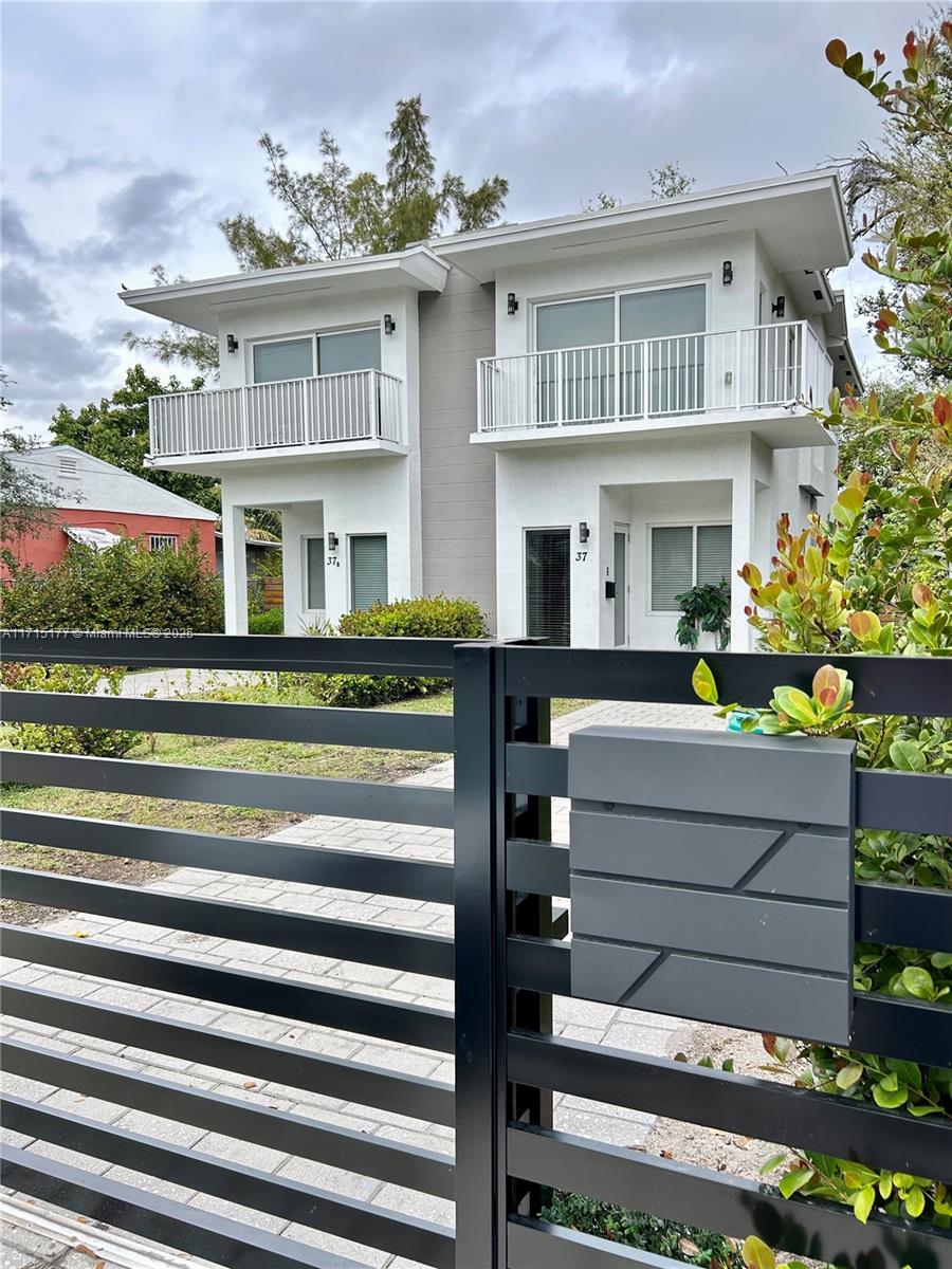 37 Nw 70th St A, Miami, Broward County, Florida - 3 Bedrooms  
3 Bathrooms - 