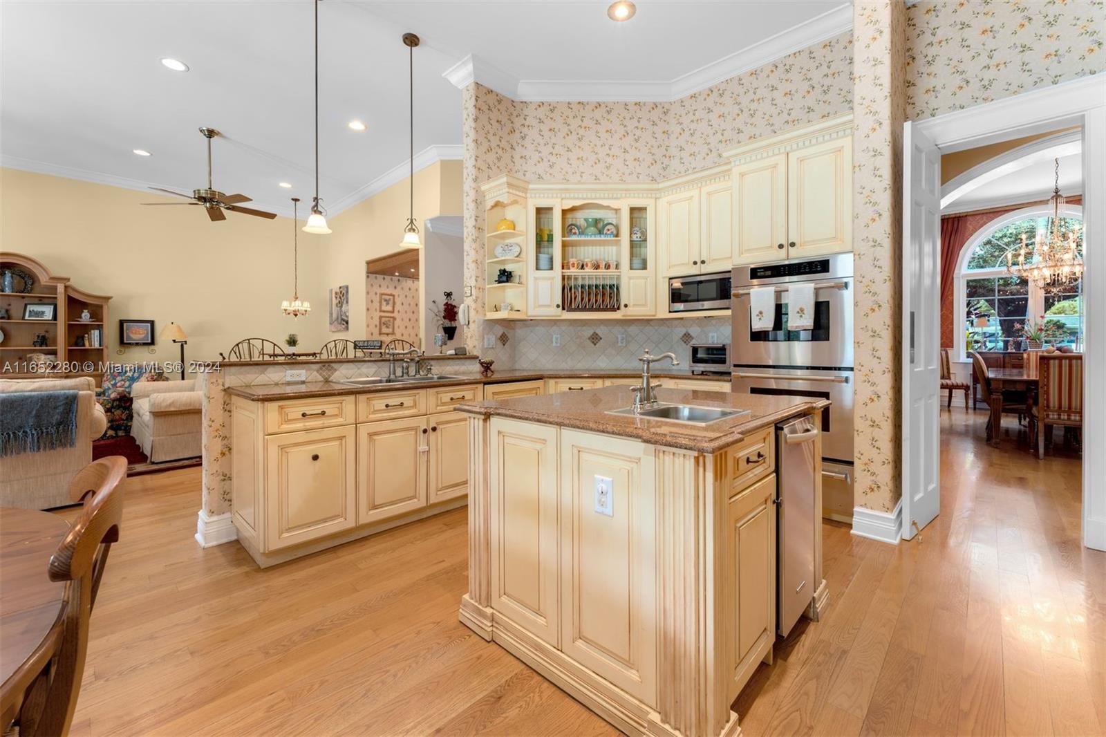 CORAL GABLES RIVIERA SEC - Residential