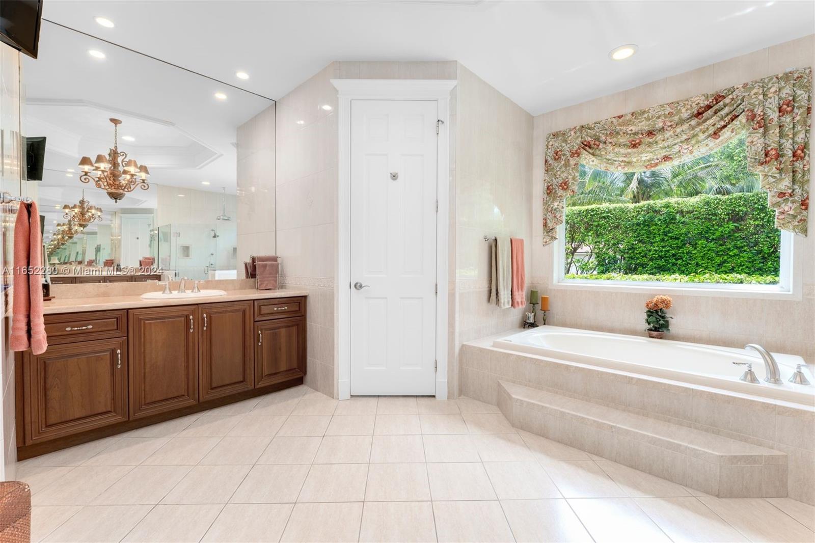 CORAL GABLES RIVIERA SEC - Residential