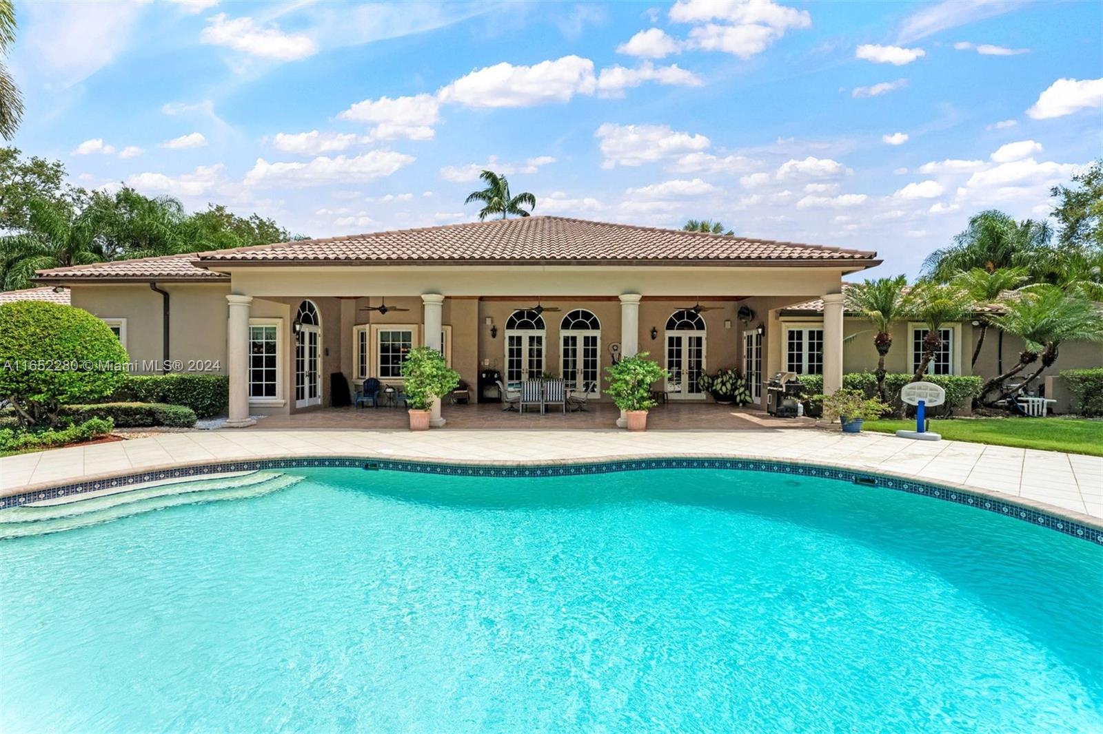 CORAL GABLES RIVIERA SEC - Residential
