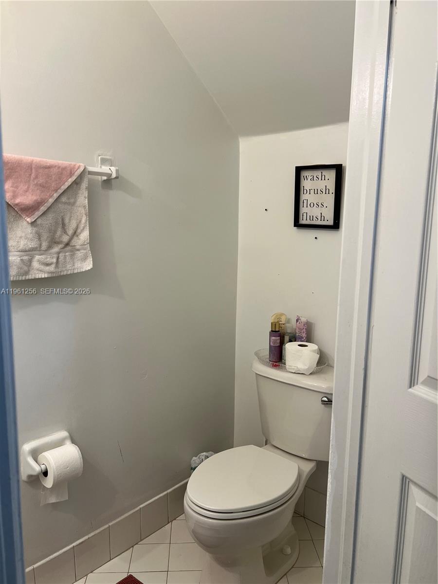 VILLAS AT CARMEL CONDO NO - Residential