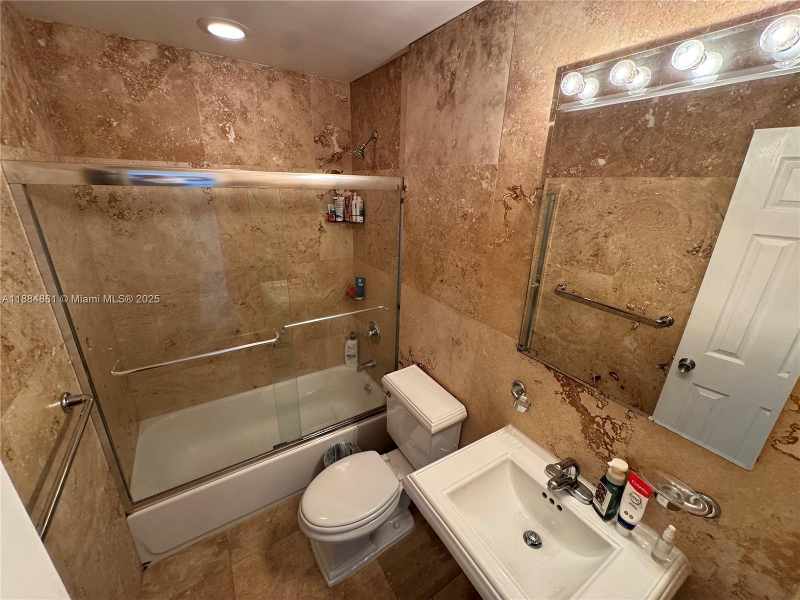 LUCAYA CONDO - Residential Lease