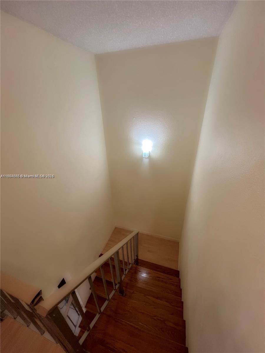 HERITAGE SQUARE CONDO - Residential Lease