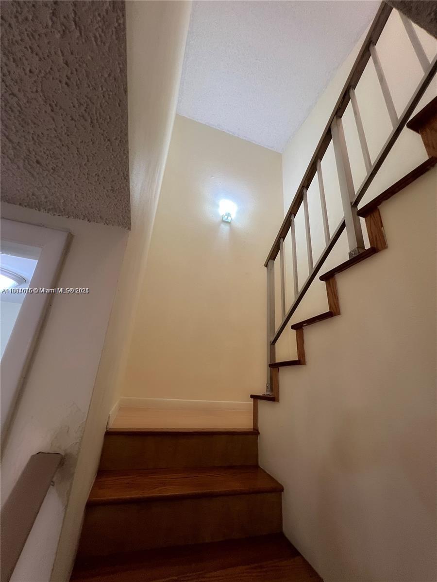 HERITAGE SQUARE CONDO - Residential Lease