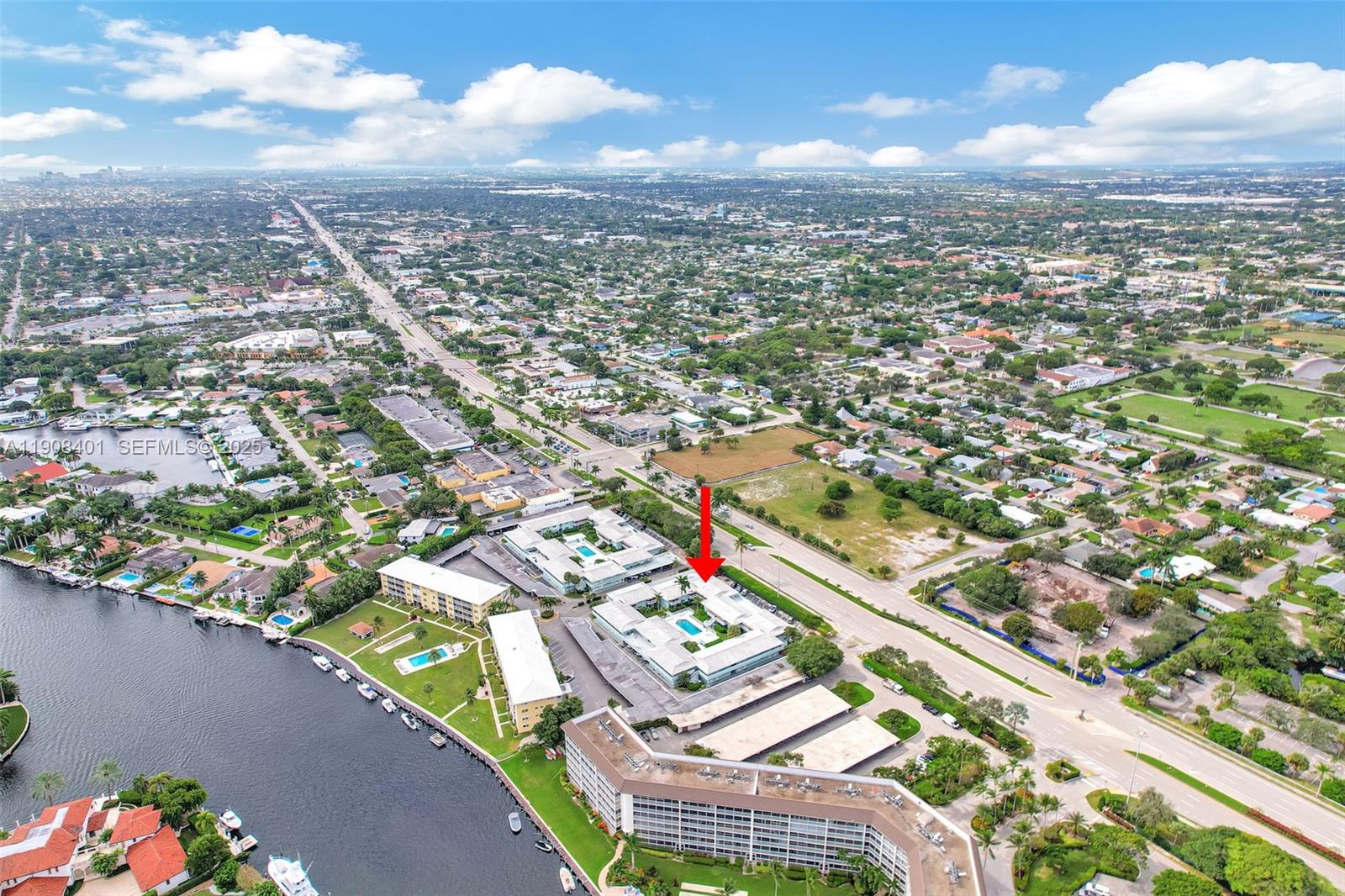 RIVER HOUSE GARDENS CONDO - Residential