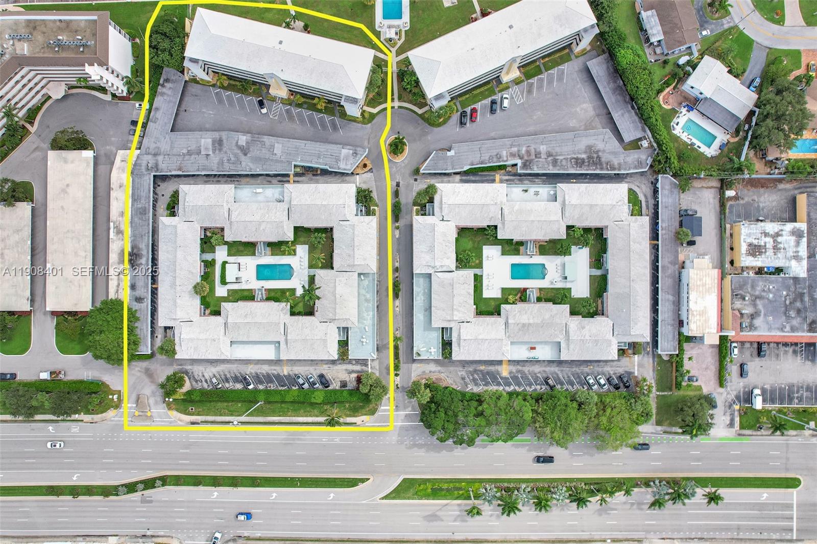 RIVER HOUSE GARDENS CONDO - Residential