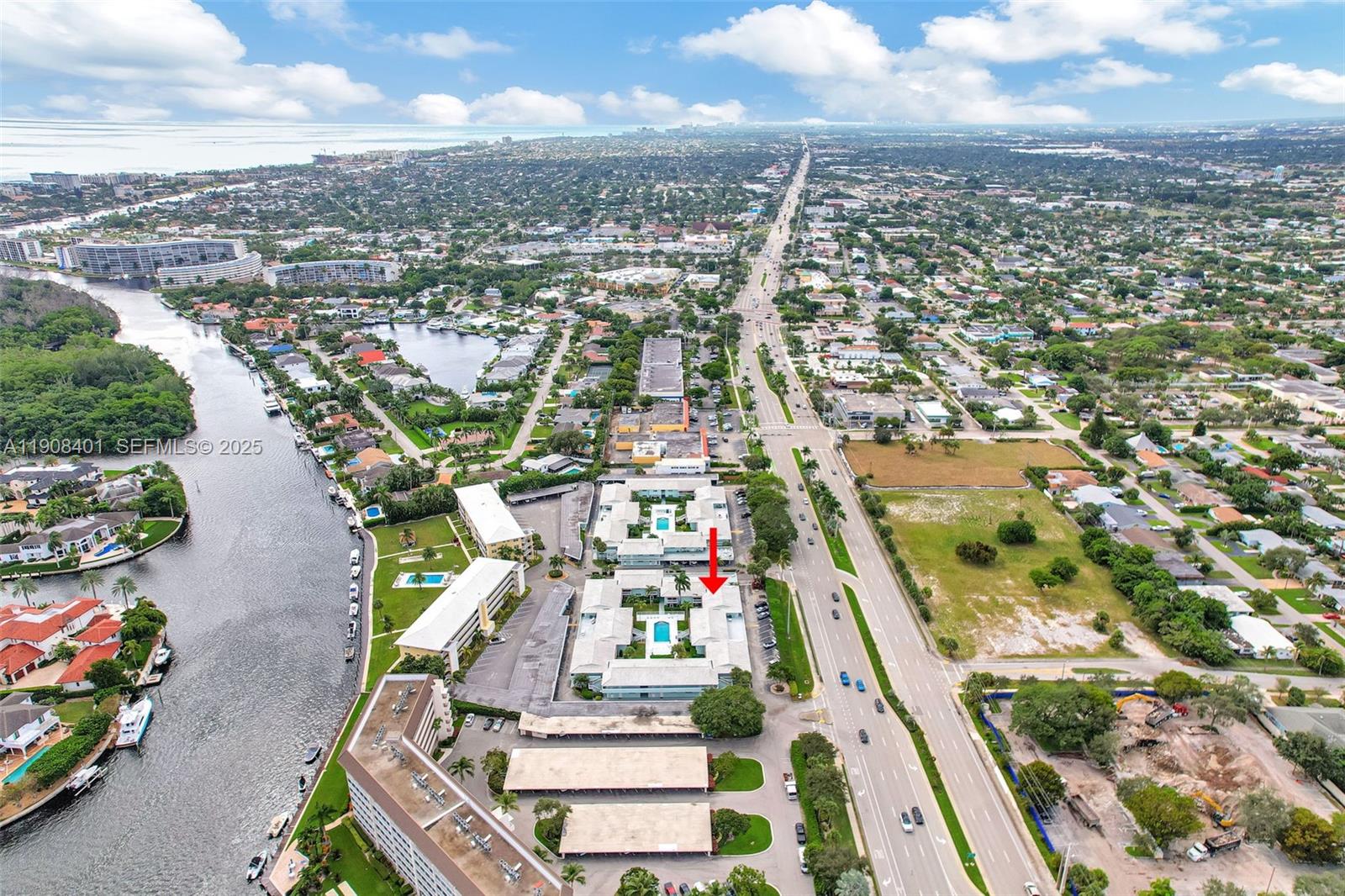 RIVER HOUSE GARDENS CONDO - Residential