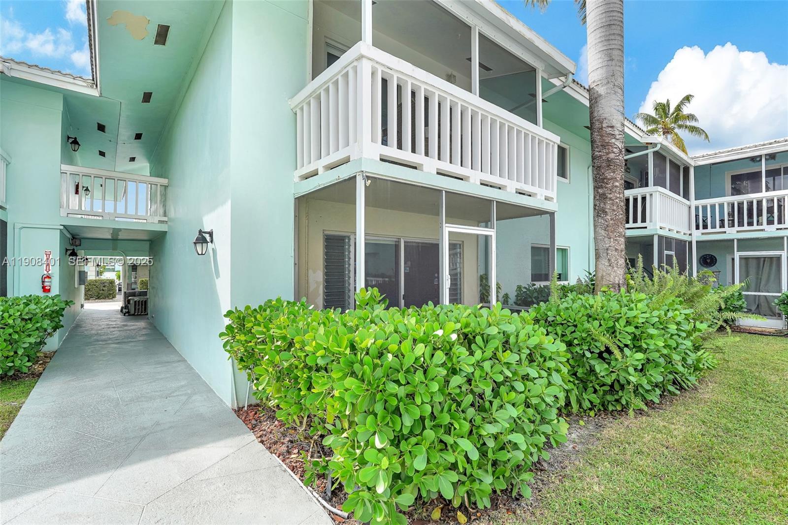 RIVER HOUSE GARDENS CONDO - Residential