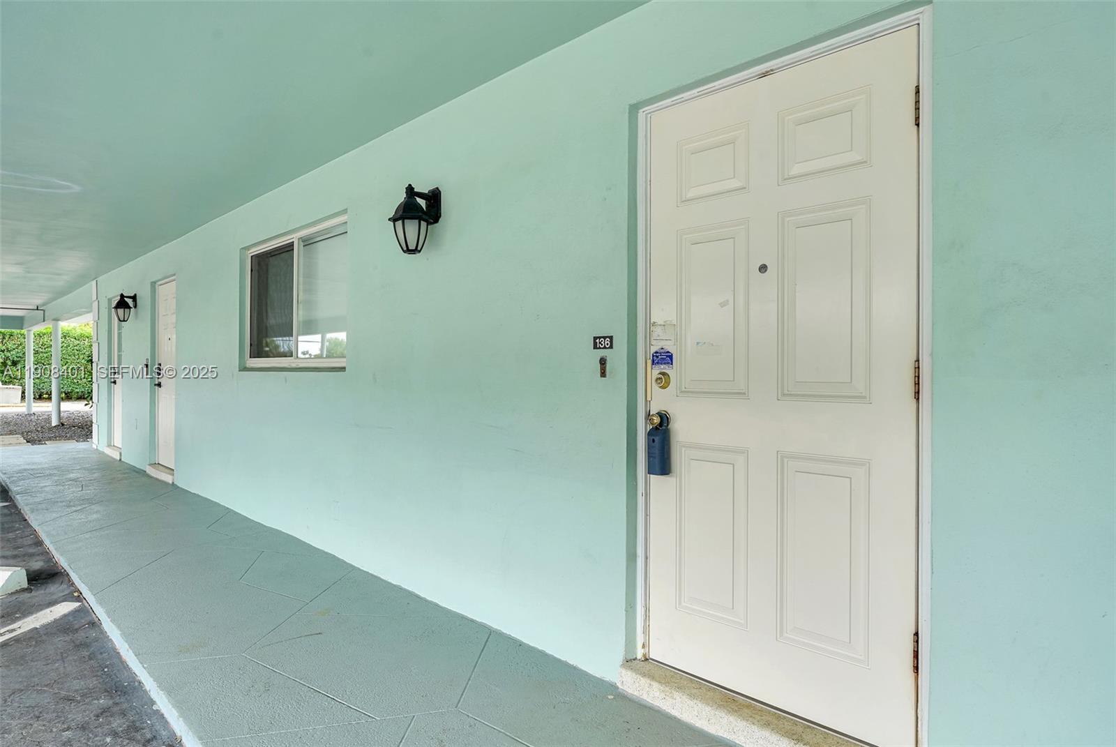 RIVER HOUSE GARDENS CONDO - Residential