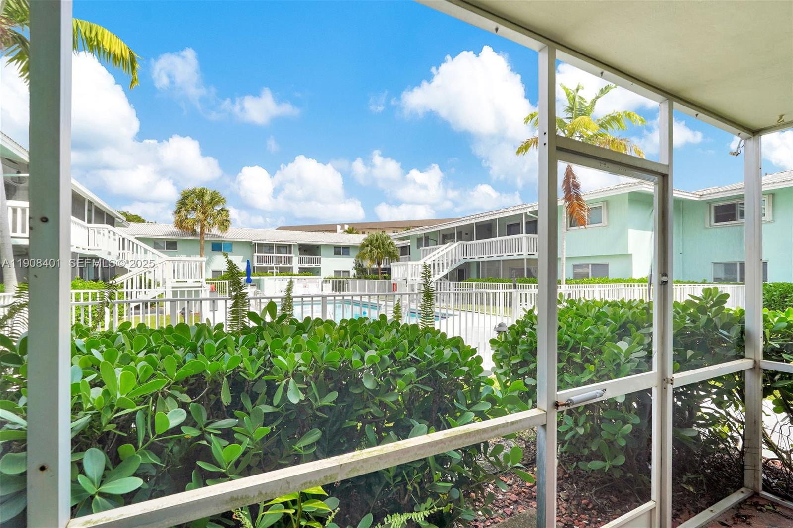 RIVER HOUSE GARDENS CONDO - Residential