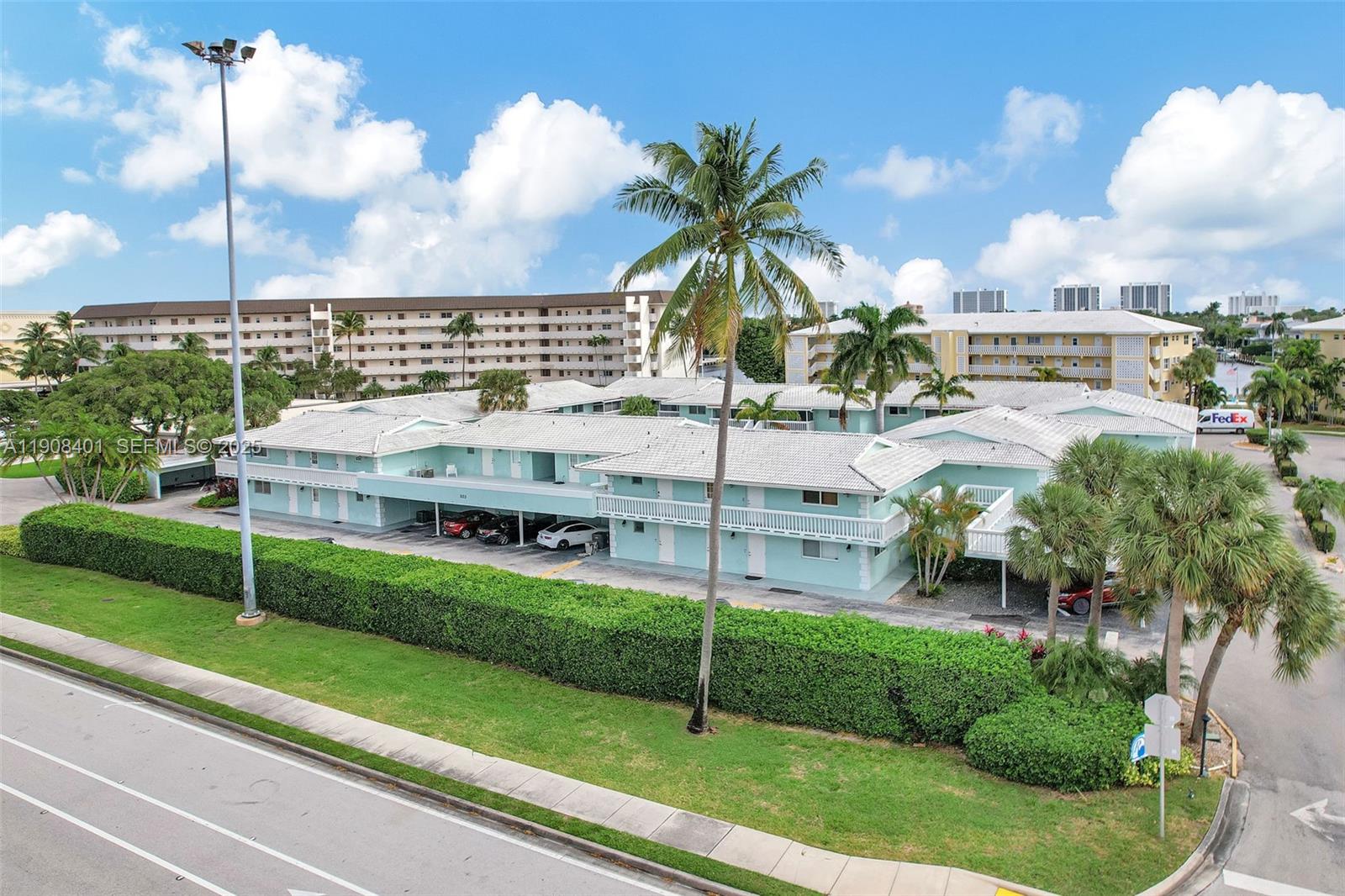 RIVER HOUSE GARDENS CONDO - Residential