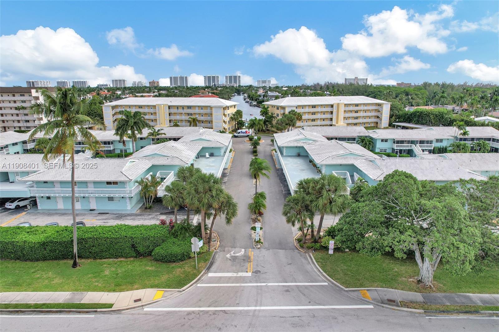 RIVER HOUSE GARDENS CONDO - Residential