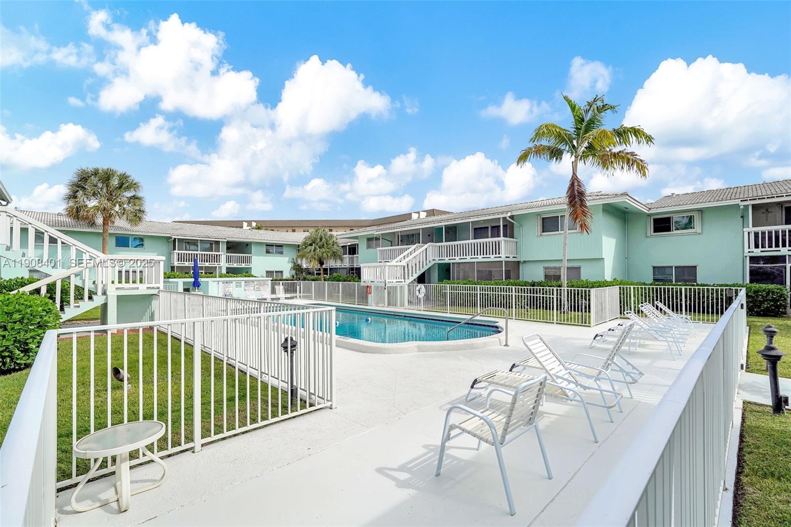 RIVER HOUSE GARDENS CONDO - Residential